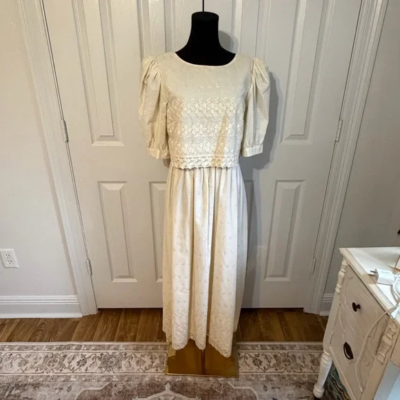 Vintage 80s Eyelet Prairie Bridal Dress Ivory Puff Sleeve Formal Cottagecore - Picture 2 of 16